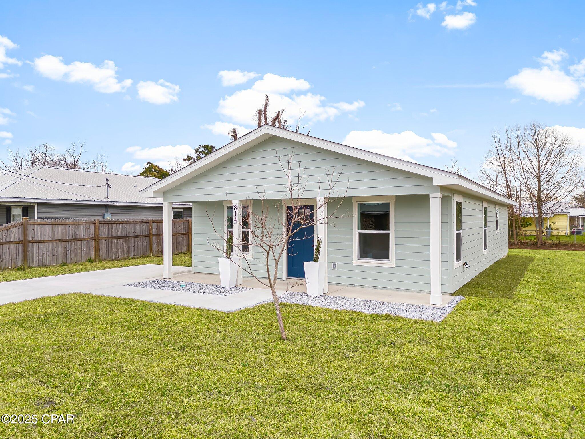 814 NOTTINGHAM DR Drive