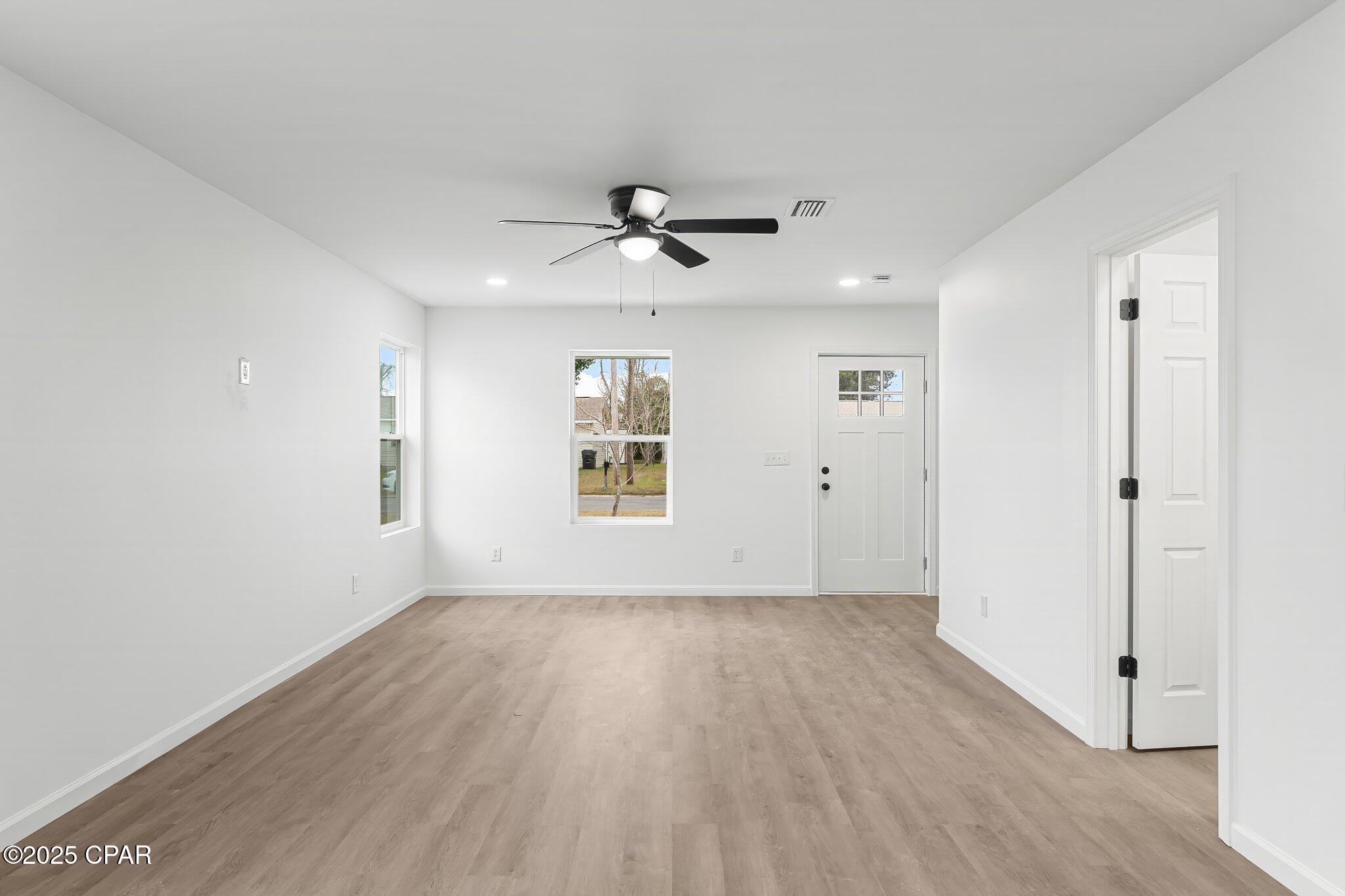 814 NOTTINGHAM DR Drive