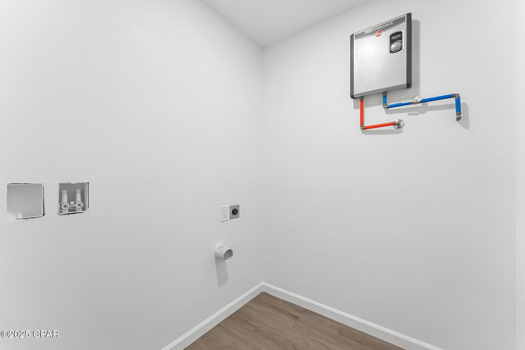 814 NOTTINGHAM DR Drive