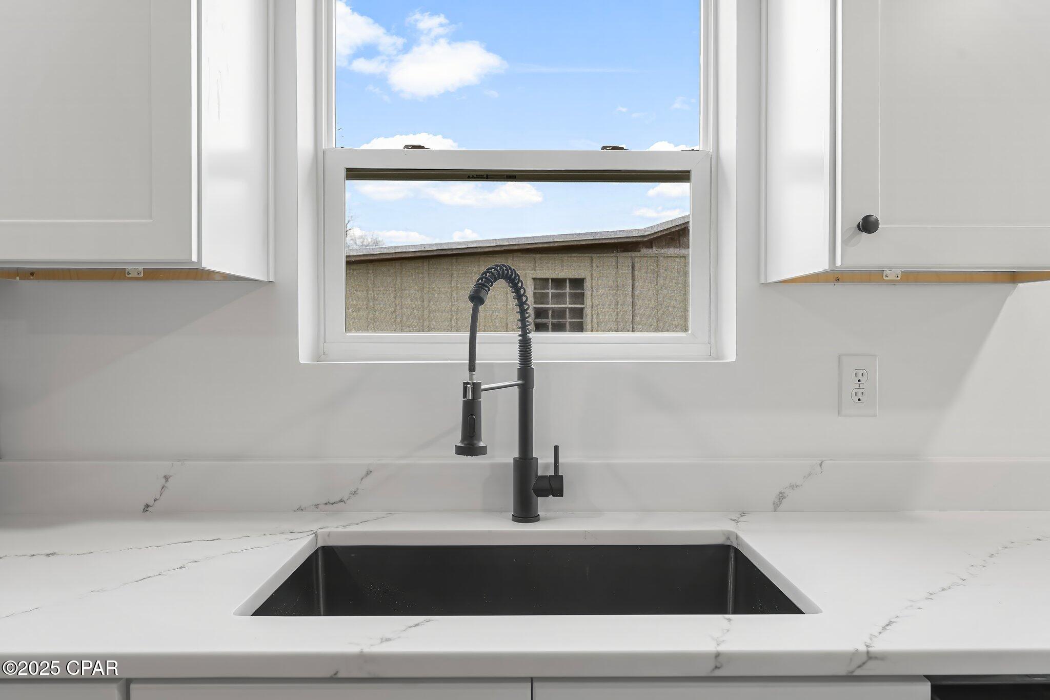 814 NOTTINGHAM DR Drive