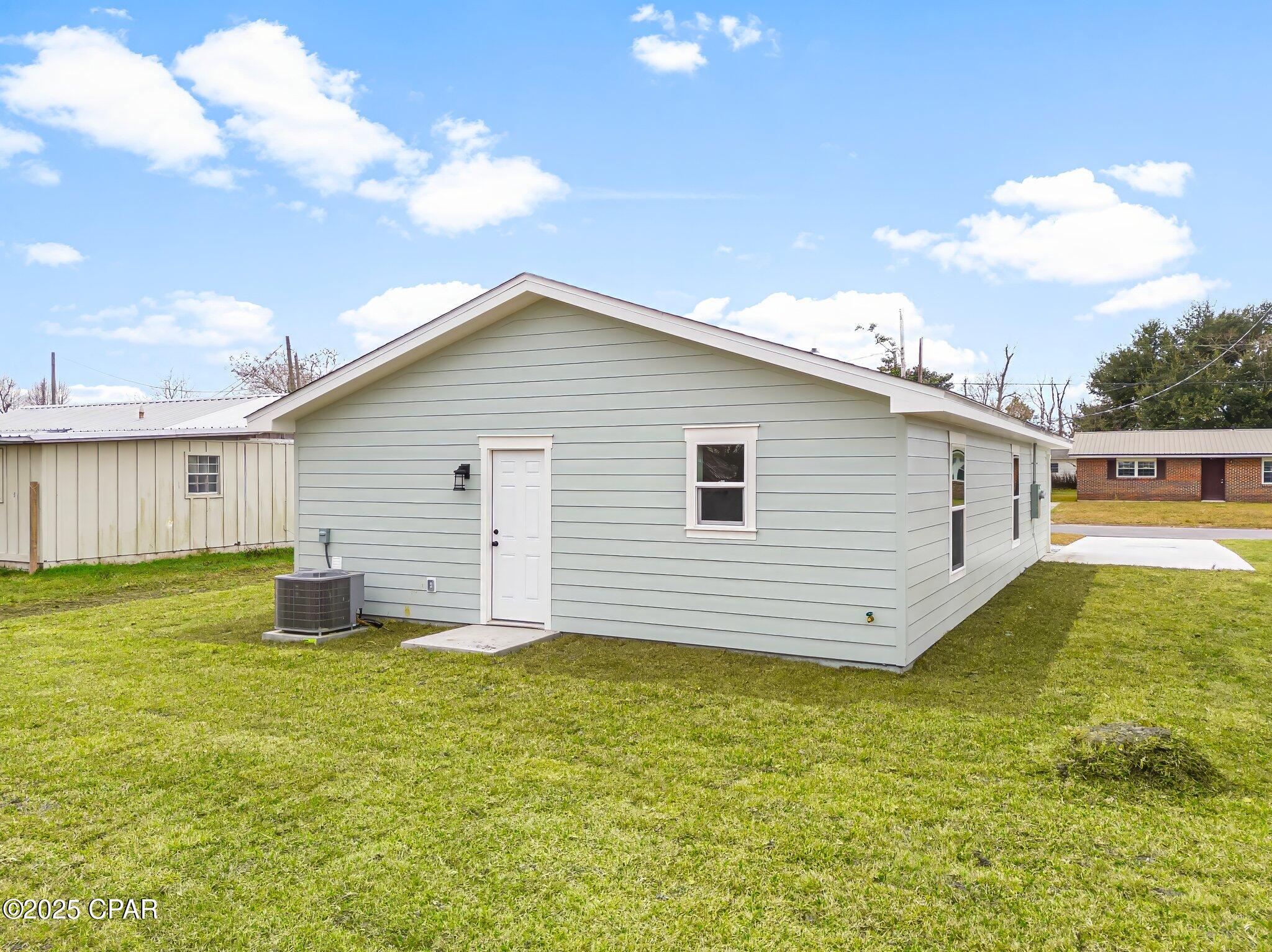 814 NOTTINGHAM DR Drive