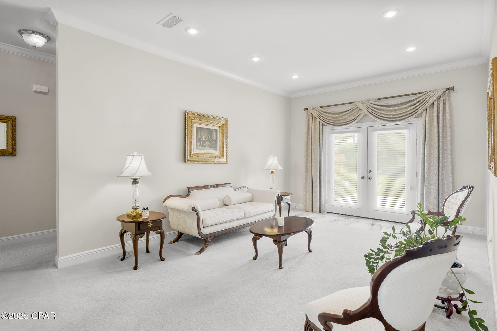 501 Woods Trail