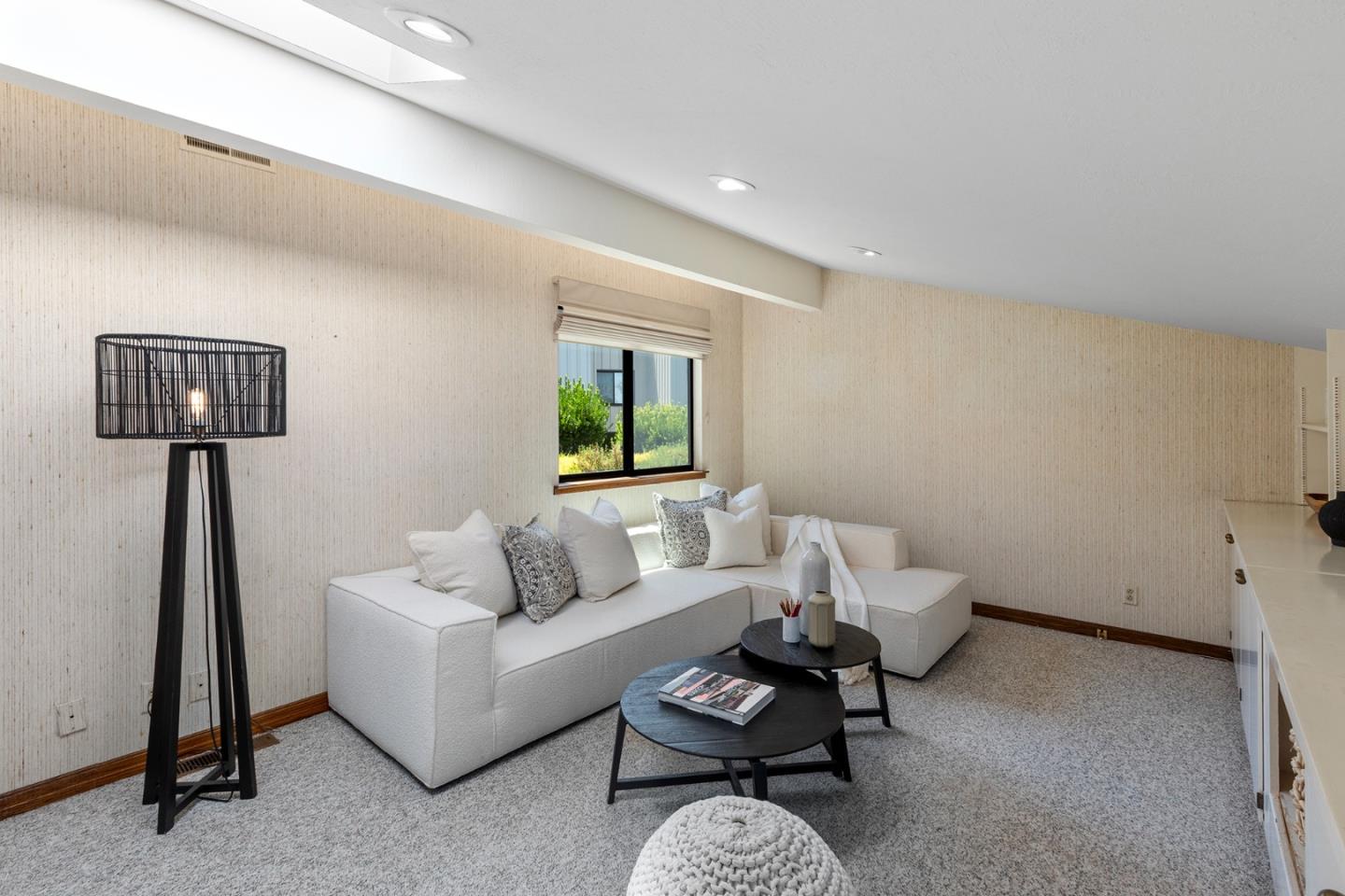 22 Hallmark CIR