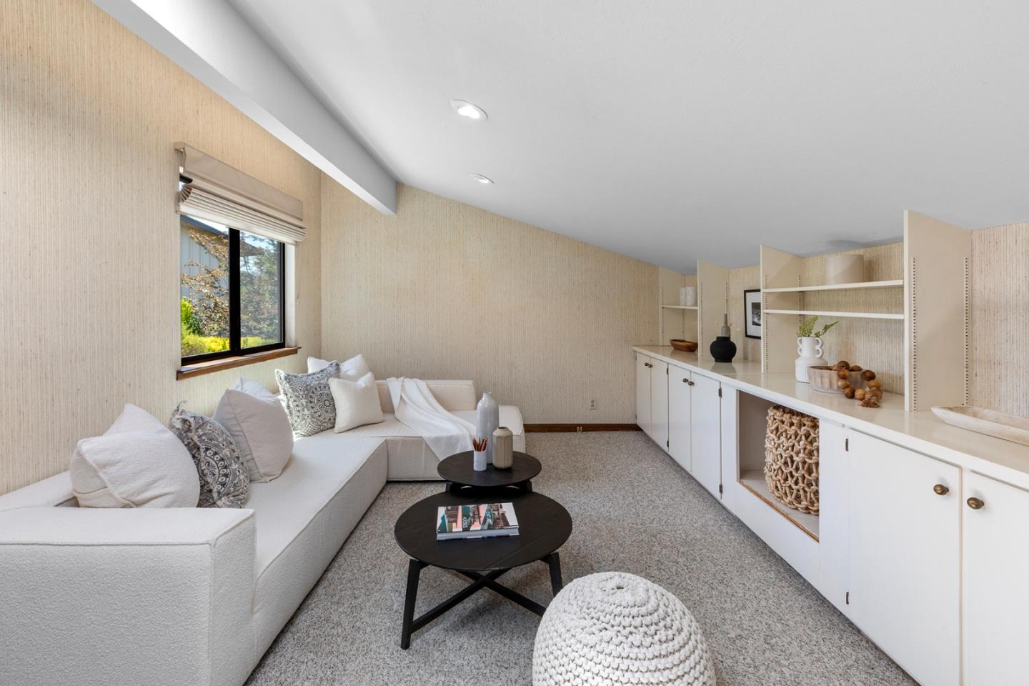22 Hallmark CIR