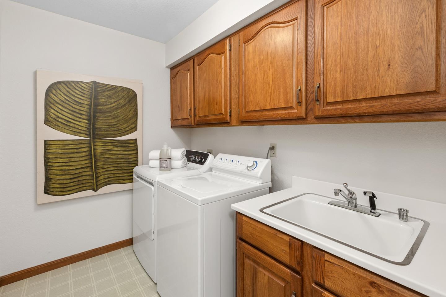 22 Hallmark CIR