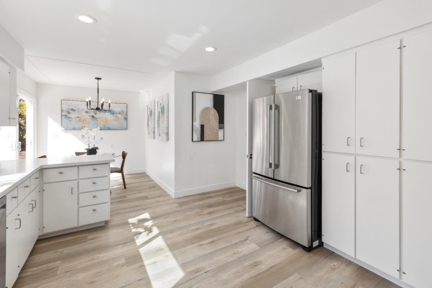 1055 Siskiyou DR