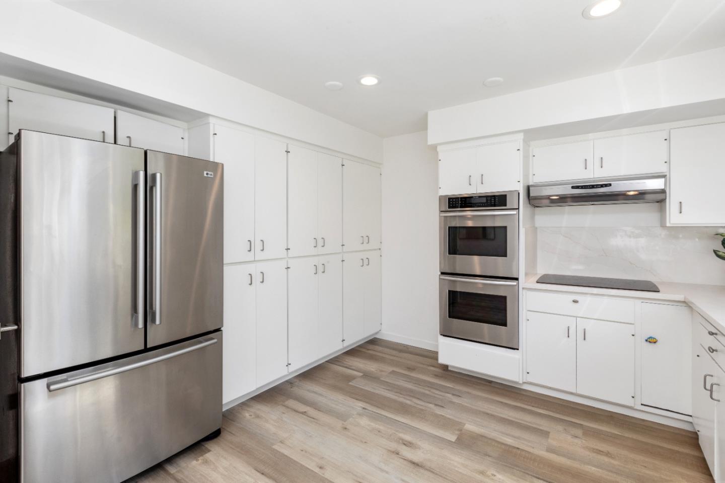1055 Siskiyou DR
