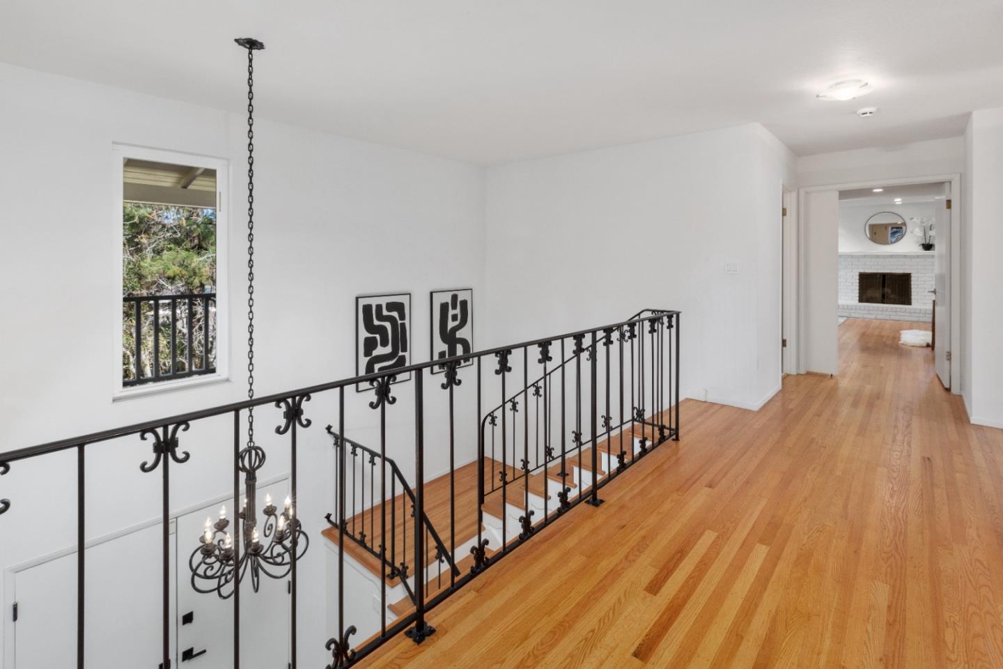 1055 Siskiyou DR