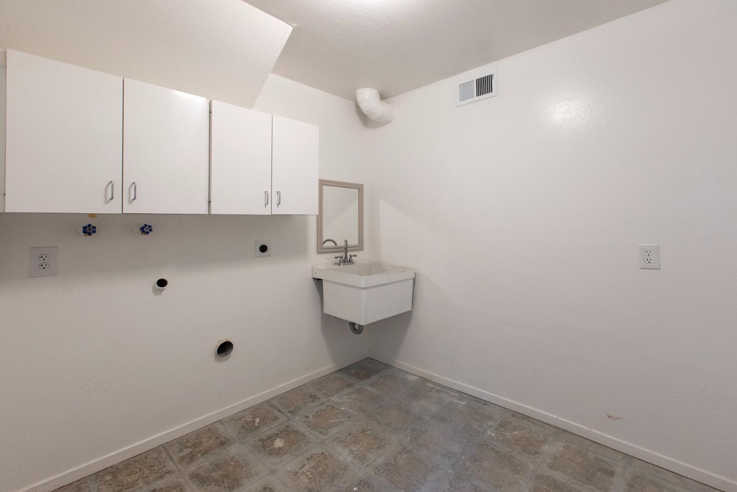 170 Sand Hill CIR