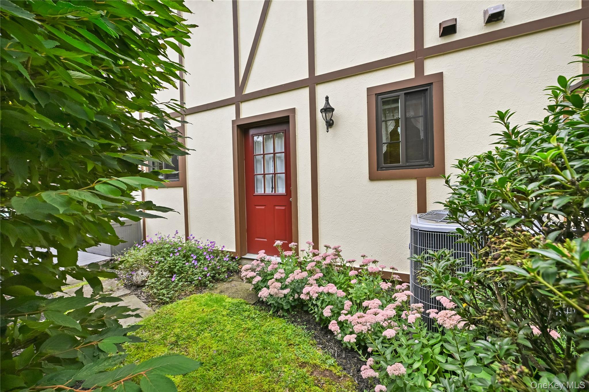 119 Stringham Road Unit: 16