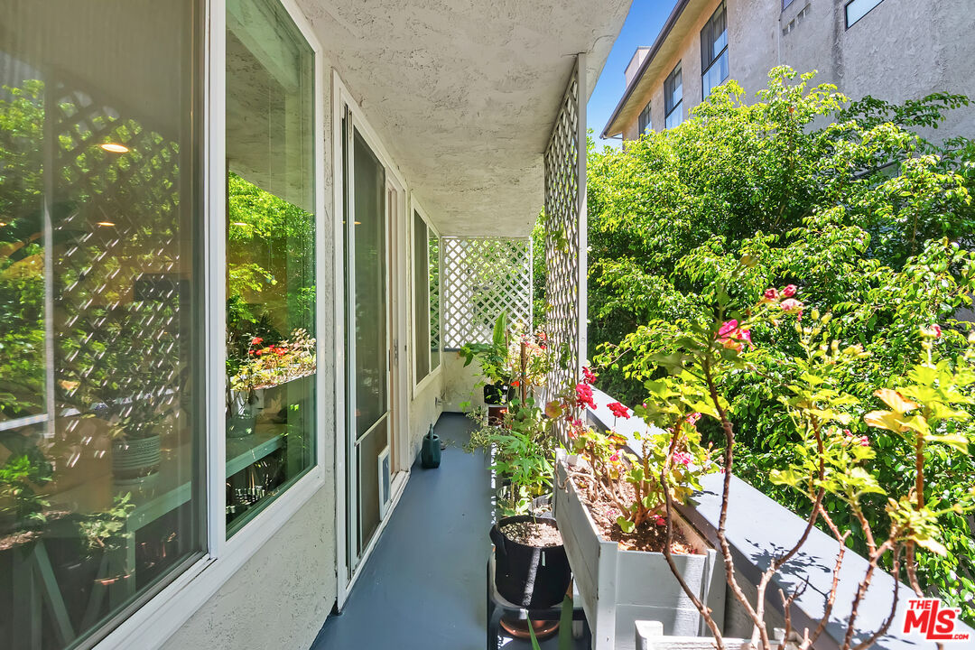 10800 Holman Ave Unit: 206