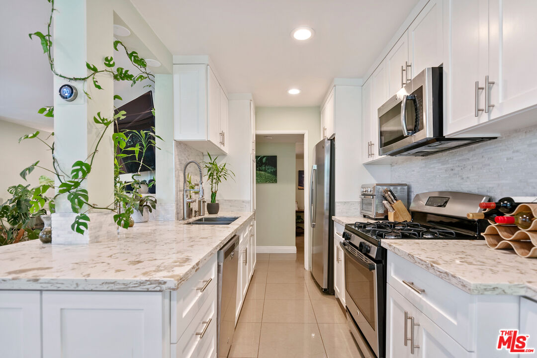 10800 Holman Ave Unit: 206