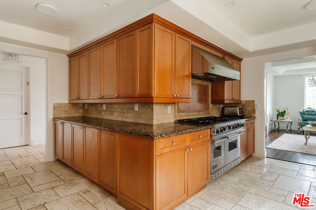 1835 Pandora Ave Unit: 302