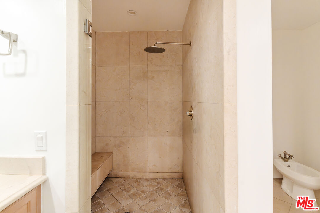 1835 Pandora Ave Unit: 302