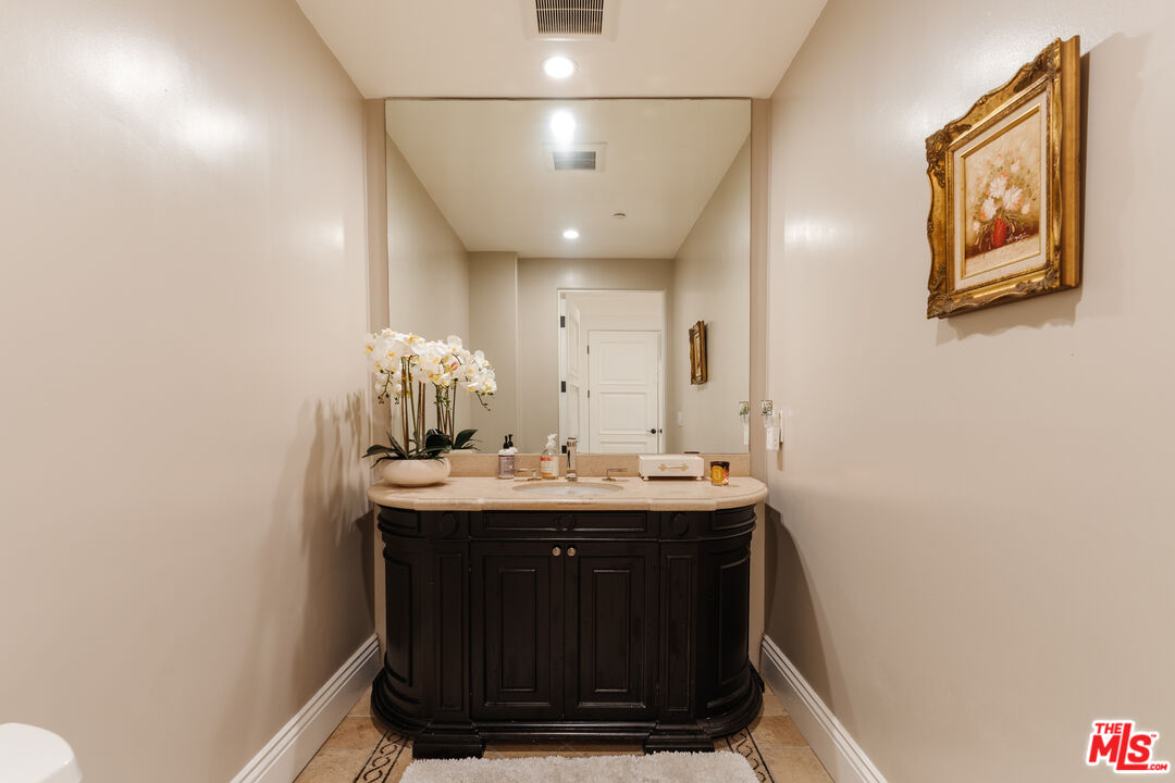 1835 Pandora Ave Unit: 302