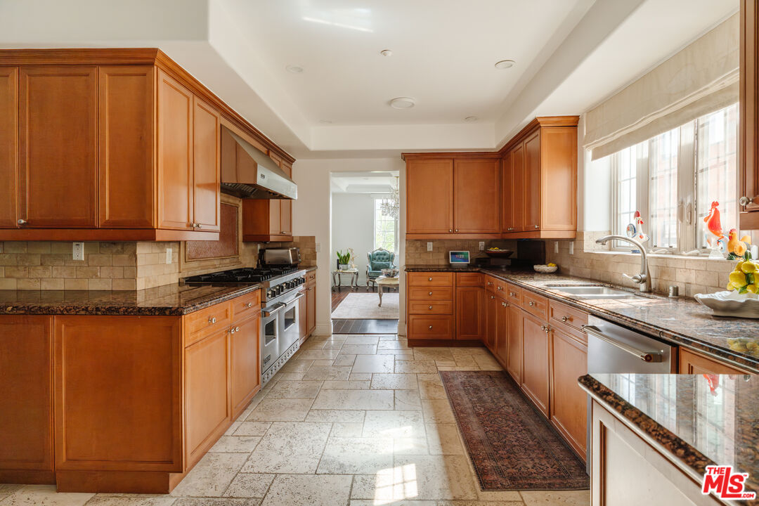 1835 Pandora Ave Unit: 302