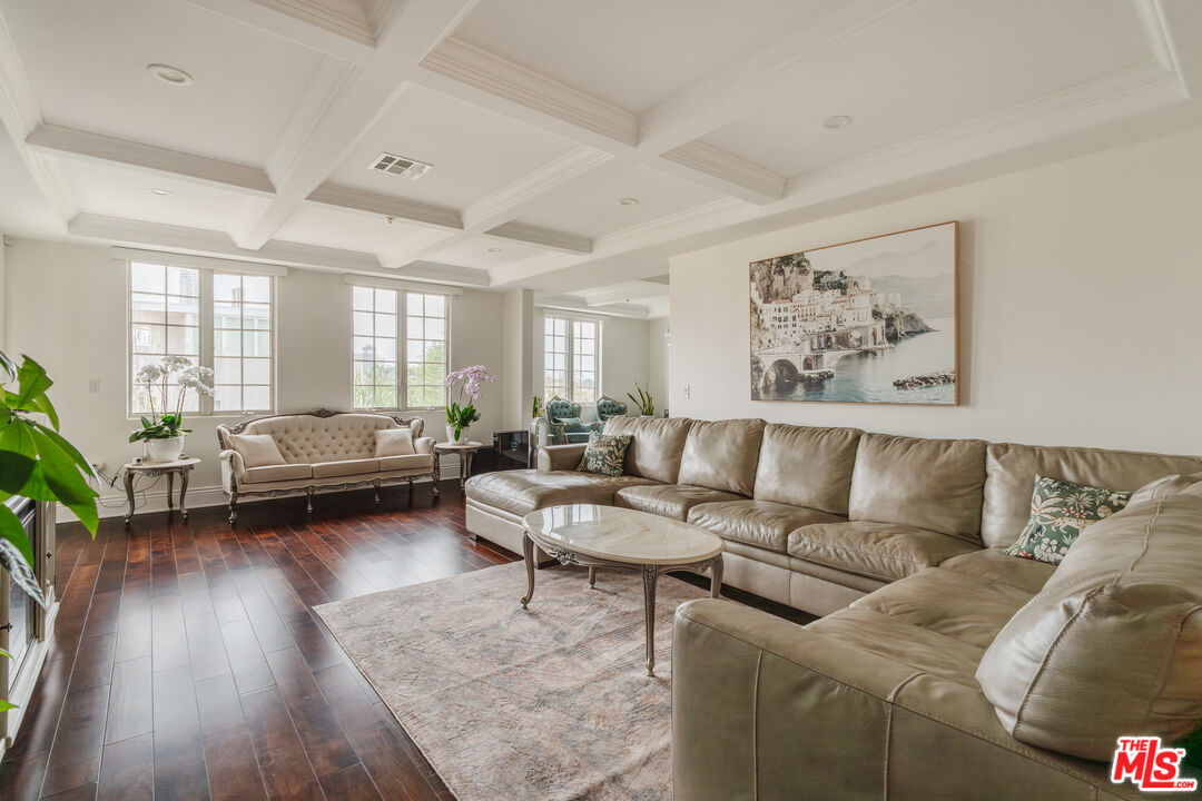 1835 Pandora Ave Unit: 302