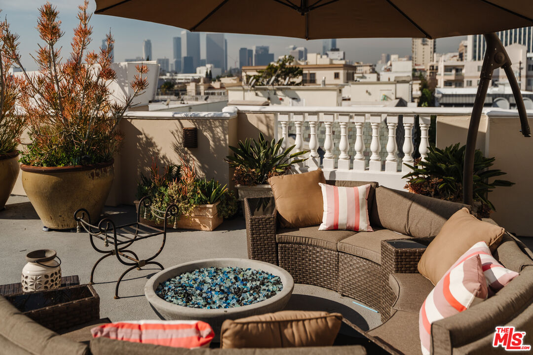 125 S Rexford Dr Unit: 303