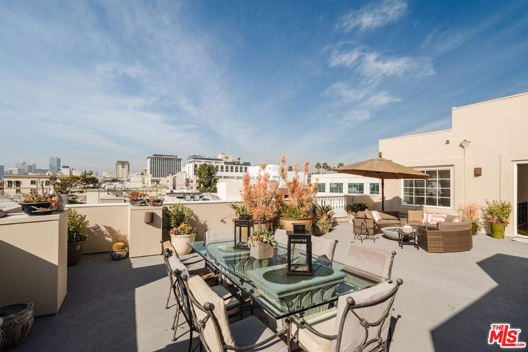 125 S Rexford Dr Unit: 303