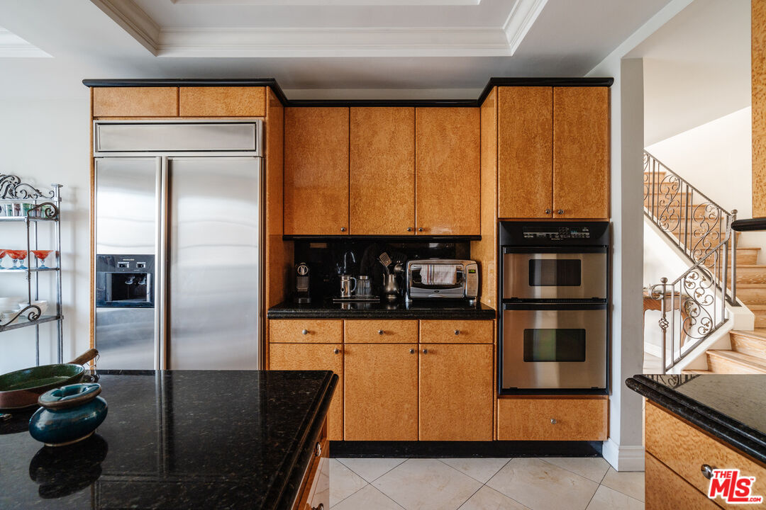 125 S Rexford Dr Unit: 303