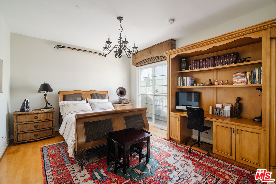 125 S Rexford Dr Unit: 303