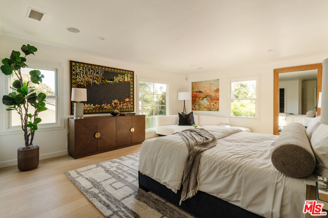 1130 Sierra Alta Way