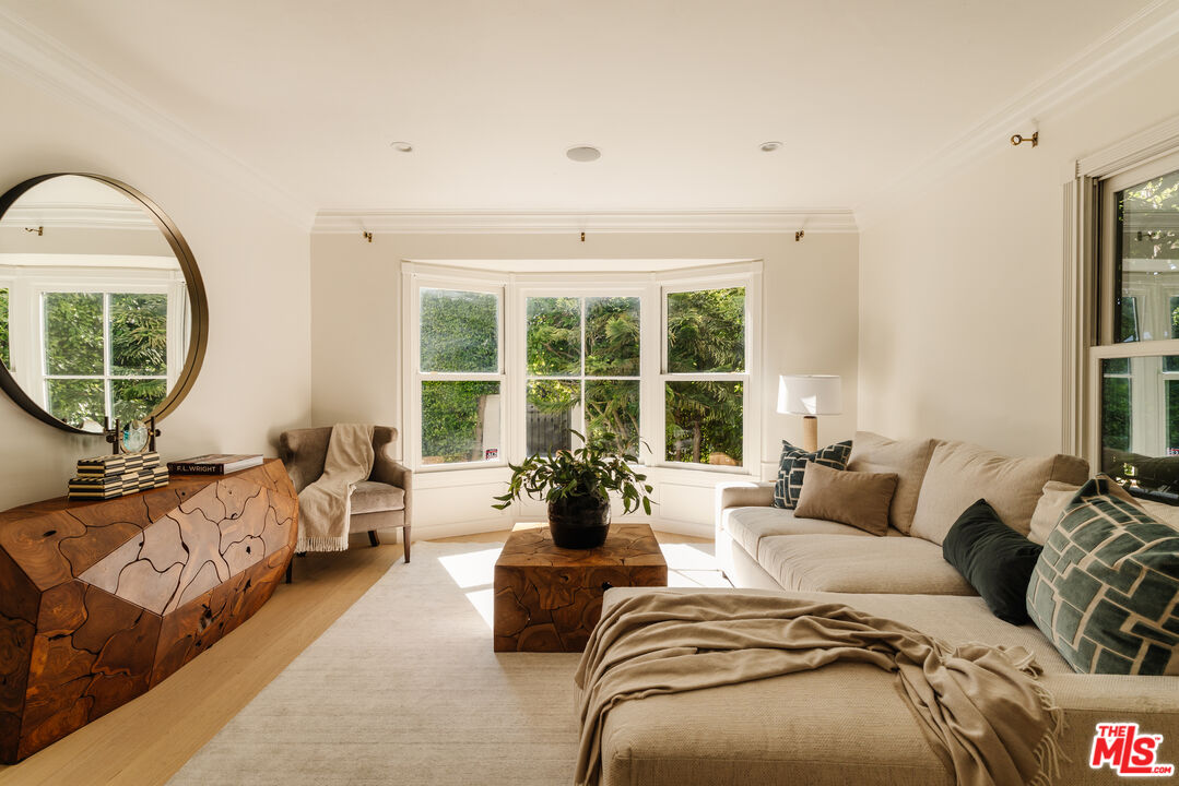 1130 Sierra Alta Way