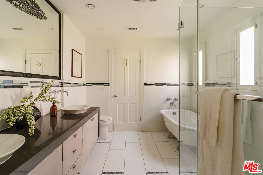 1130 Sierra Alta Way