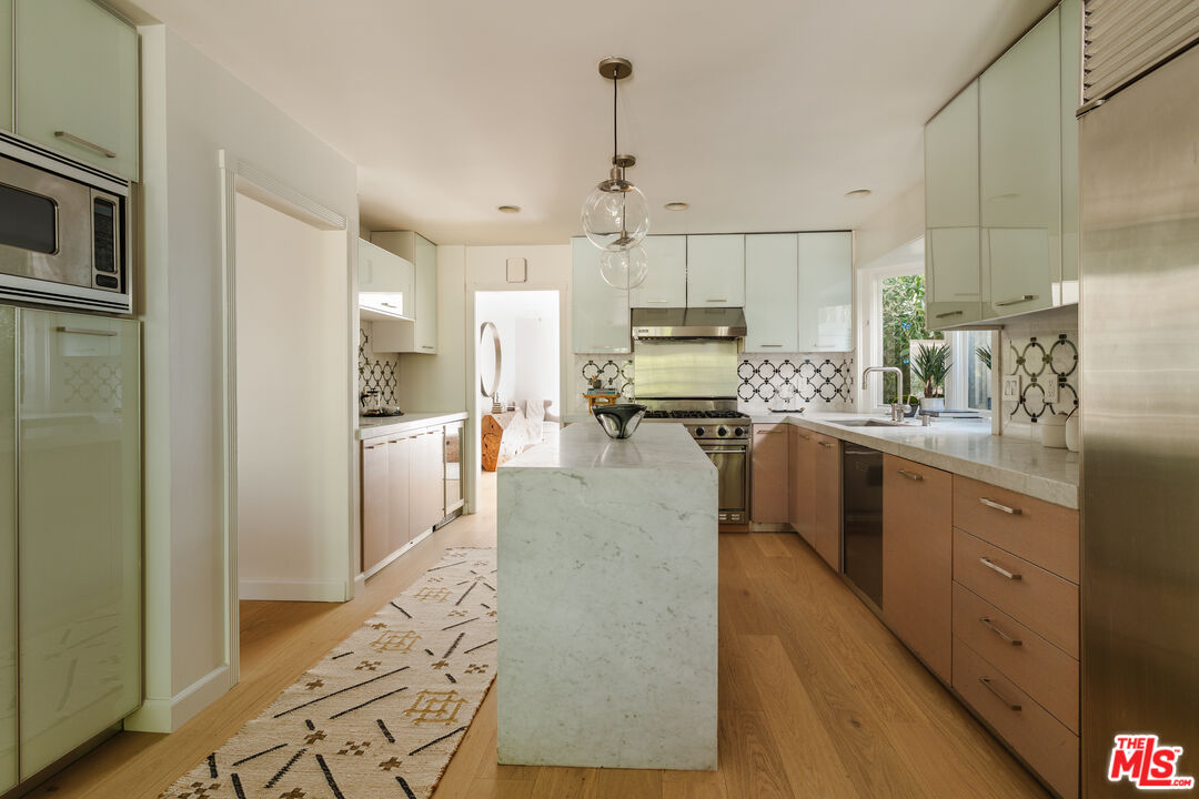 1130 Sierra Alta Way