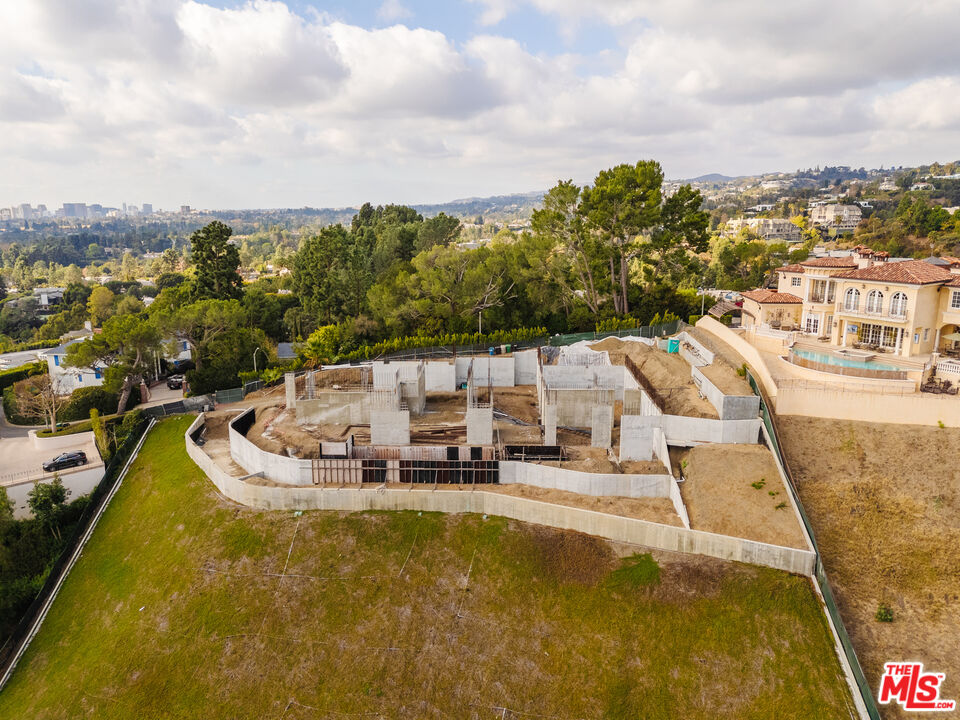 1140 Calle Vista Dr
