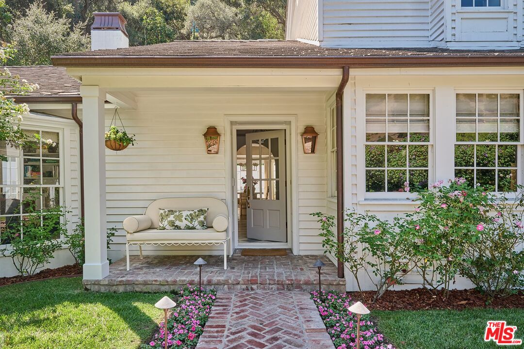 1827 N Beverly Dr Los Angeles CA