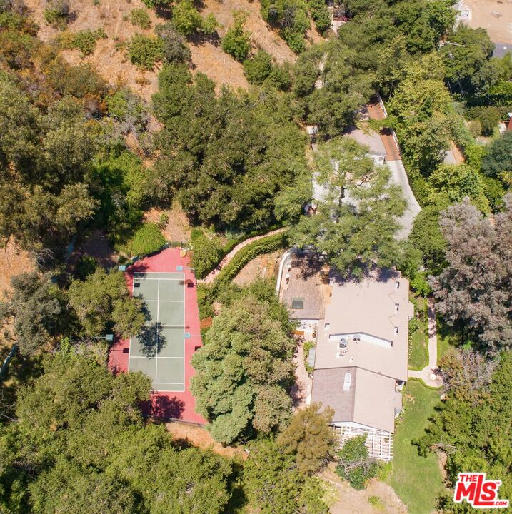1827 N Beverly Dr