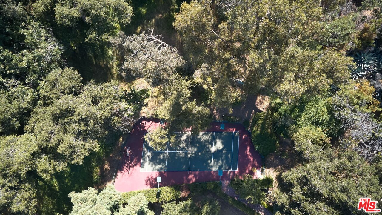 1827 N Beverly Dr