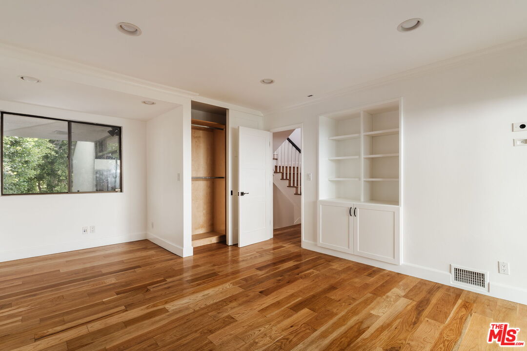 1355 Bobolink Pl