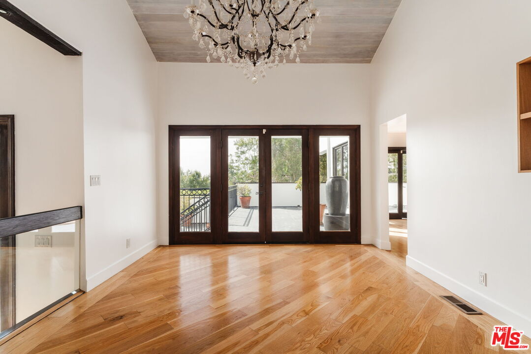 1355 Bobolink Pl