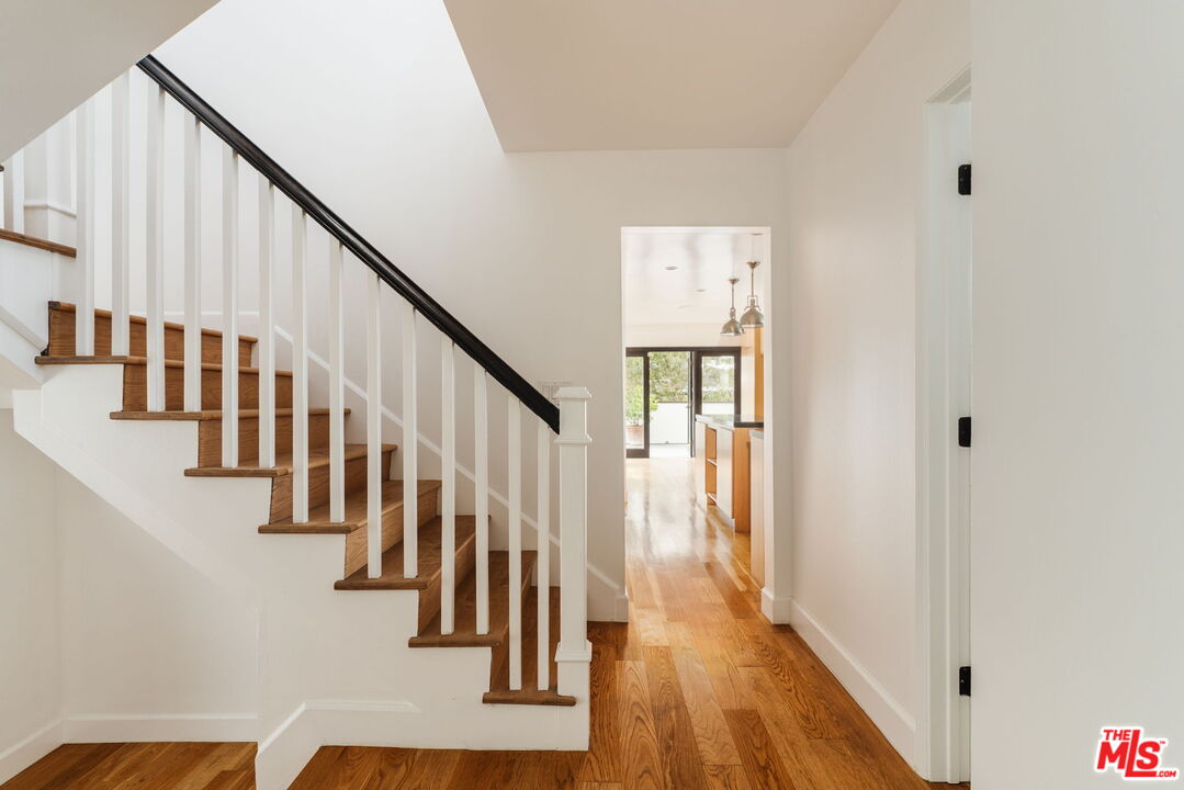1355 Bobolink Pl