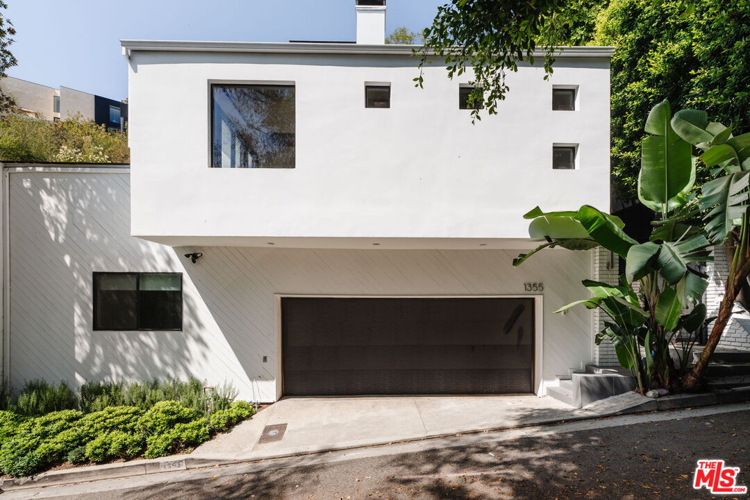 1355 Bobolink Pl
