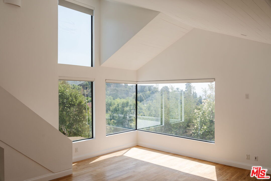 1355 Bobolink Pl