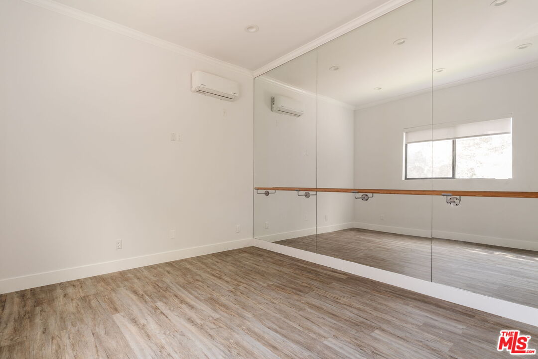 1355 Bobolink Pl