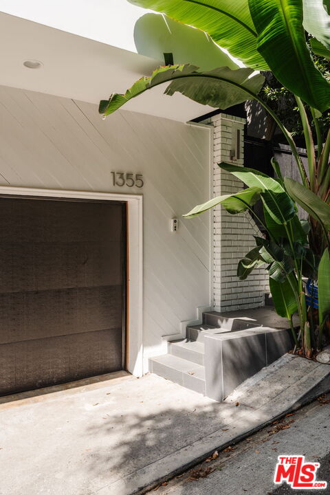 1355 Bobolink Pl