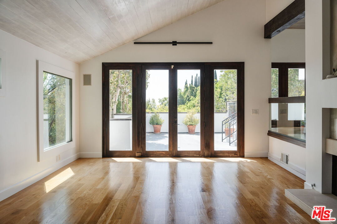 1355 Bobolink Pl