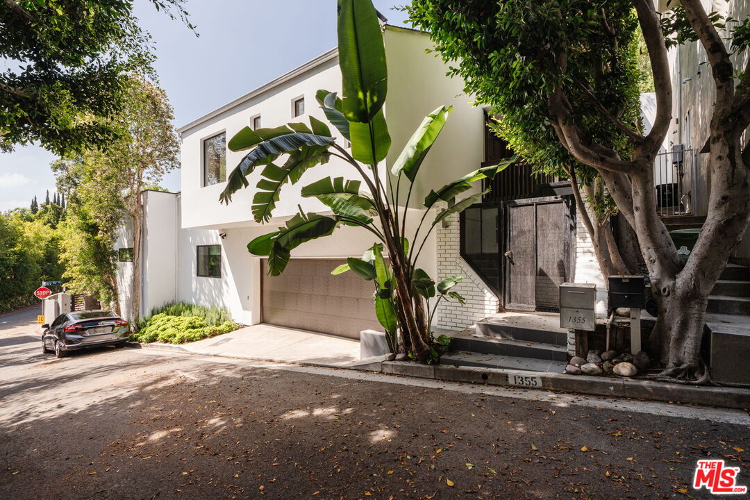 1355 Bobolink Pl