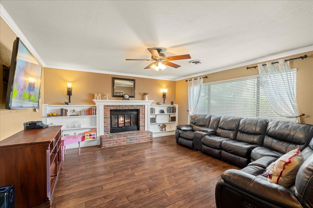 820 Clearview DR