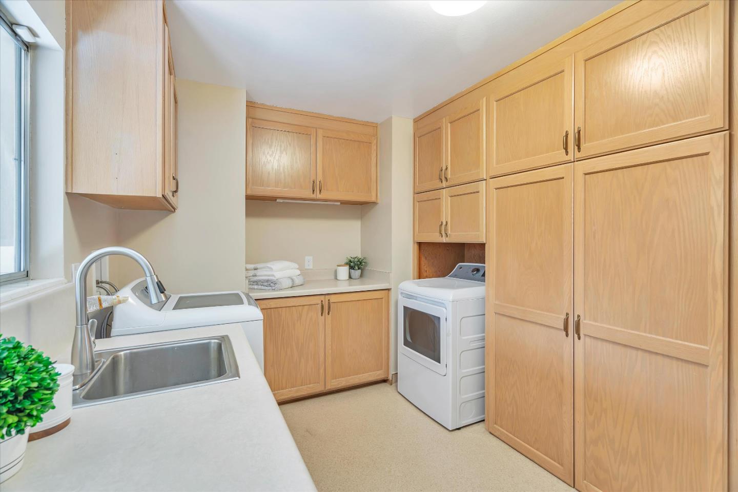 1292 McBain AVE
