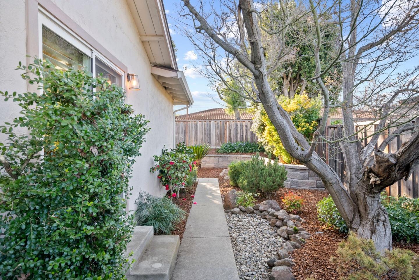 6325 Desert Flame DR