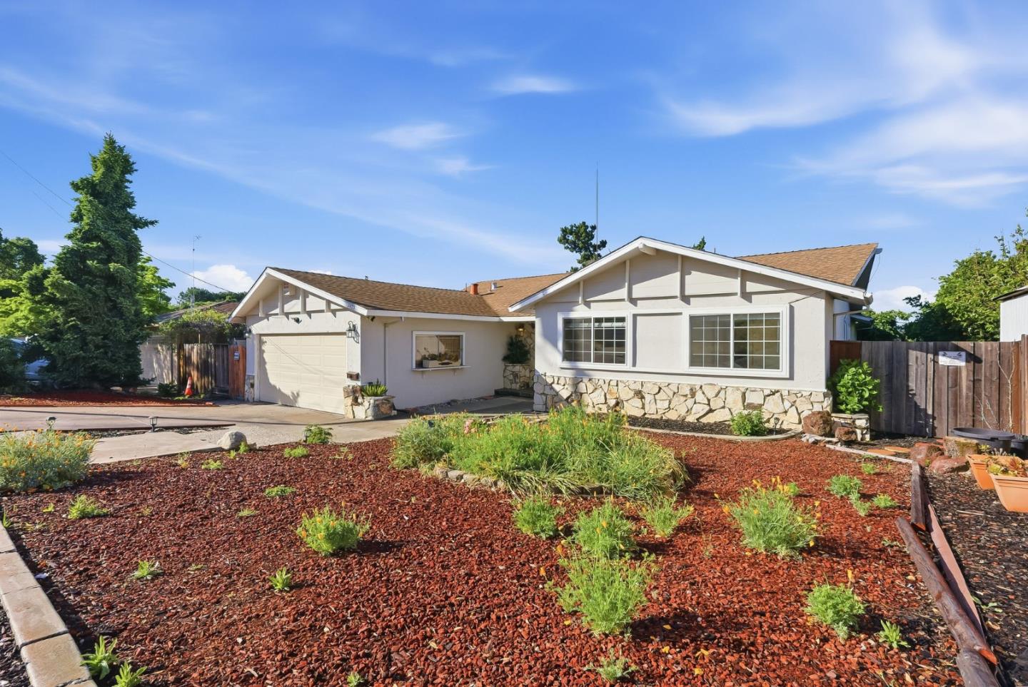 1475 Cliff Drive