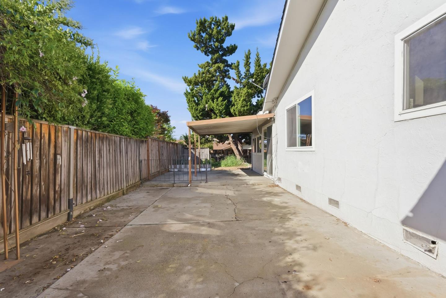 1475 Cliff Drive