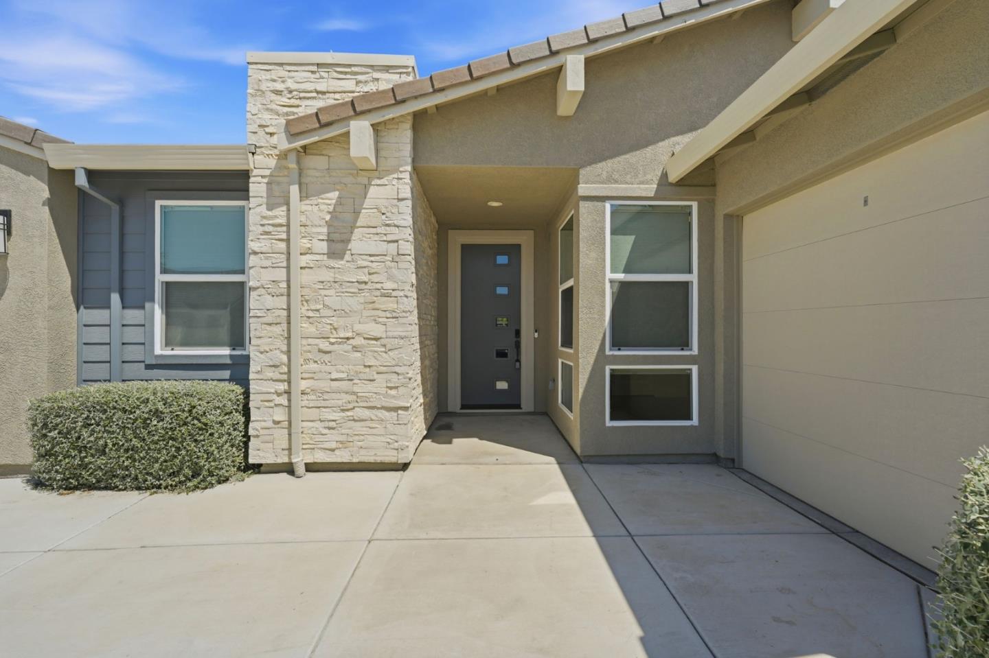4616 Ian LN