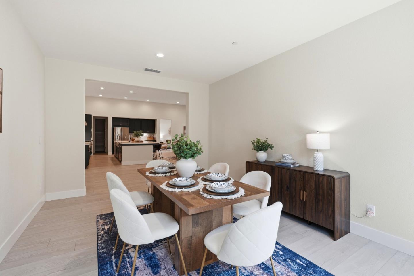 4616 Ian LN