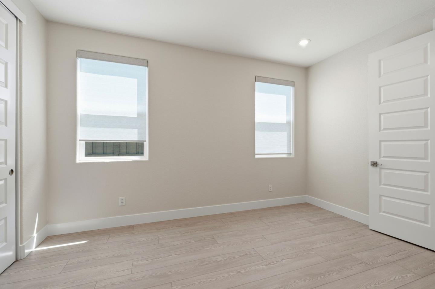 4616 Ian LN